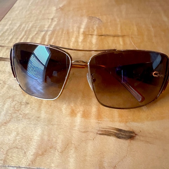 Prada aviator style women’s sunglasses - Picture 6 of 6